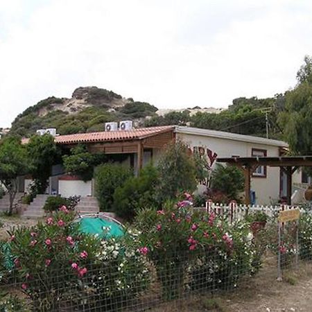 Mary Beach Apartments 弗朗哥卡斯特隆 外观 照片